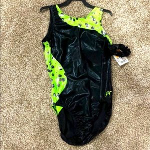 NWT GK LEOTARD AXL